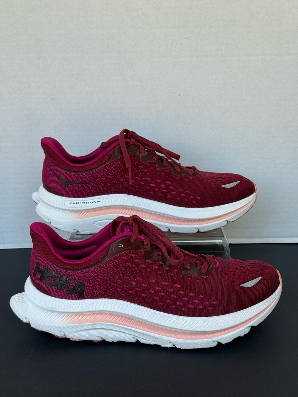 HOKA ONE ONE Kawana  Women’s Size  9B Burgundy Running Shoes - Preowned